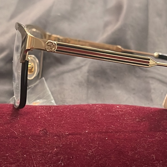 Authentic Gucci eyeglasses - Picture 2 of 5